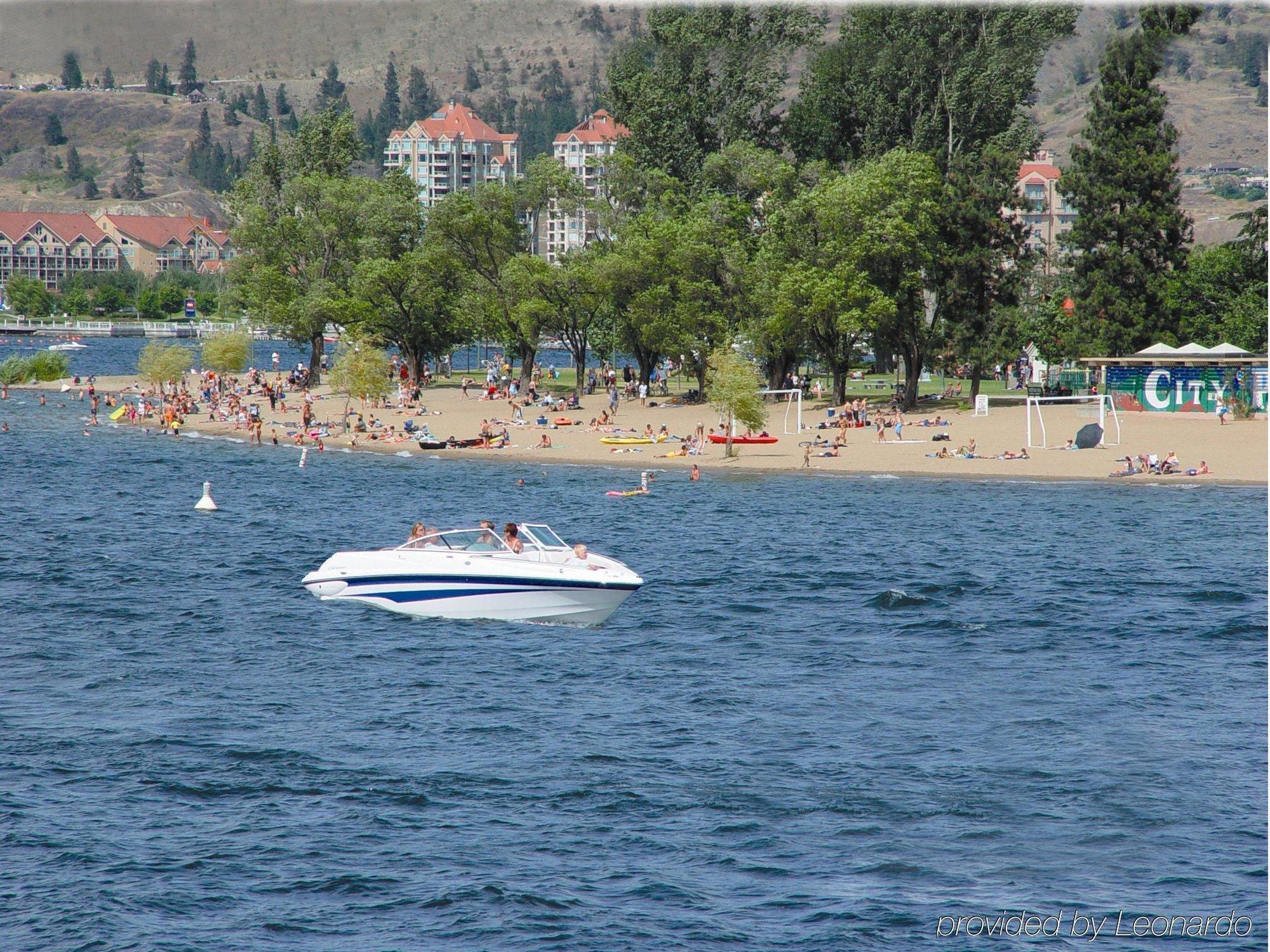 Hotel Kelowna & Conference Centre Kültér fotó